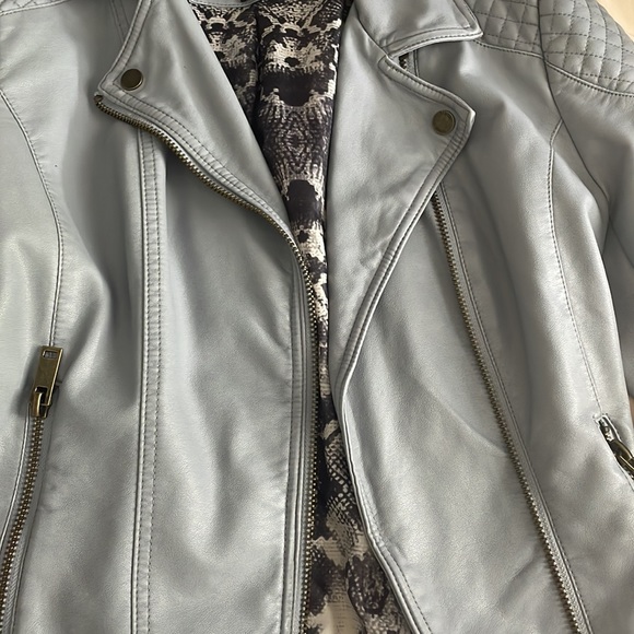 Womens black Rivet leather jacket - Picture 4 of 4